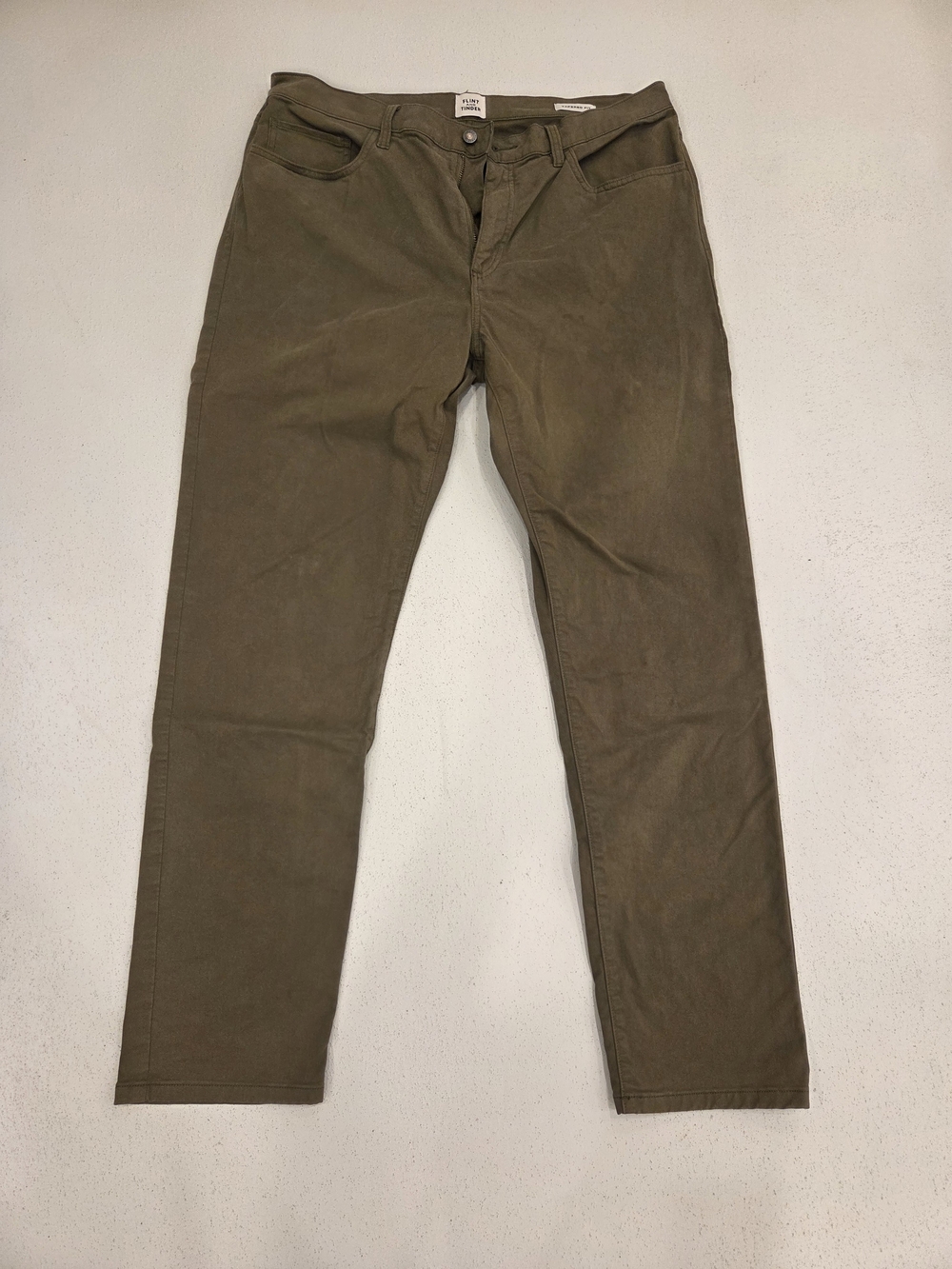 Classic Men's Chino Pants in Olive Brown